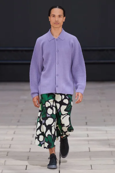 Look 35